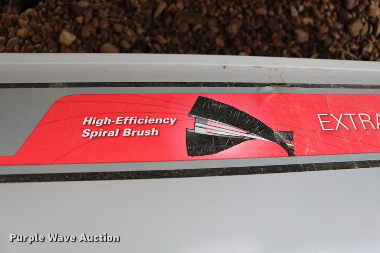 image for item EE9942 Lawn and garden equipment