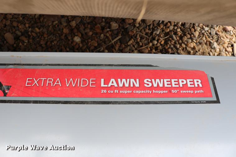 image for item EE9942 Lawn and garden equipment