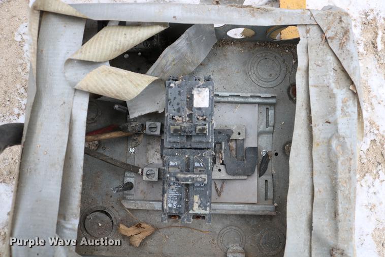 image for item EH9652 Delco 2E-5399 generator