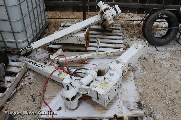 image for item EH9730 (2) Liftmore cranes