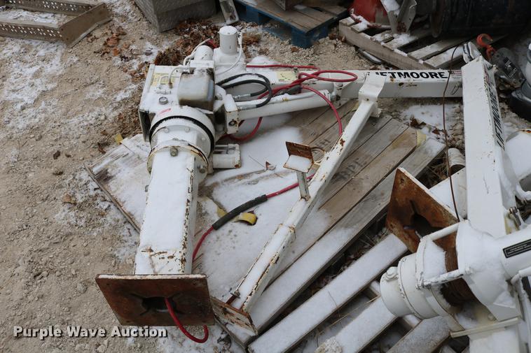 image for item EH9730 (2) Liftmore cranes