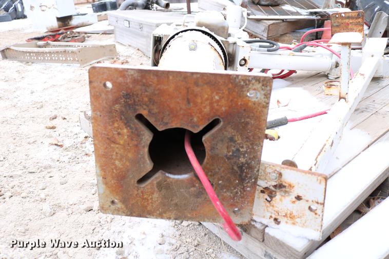 image for item EH9730 (2) Liftmore cranes