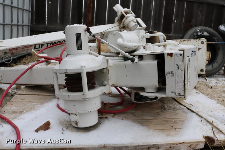 image for item EH9730 (2) Liftmore cranes