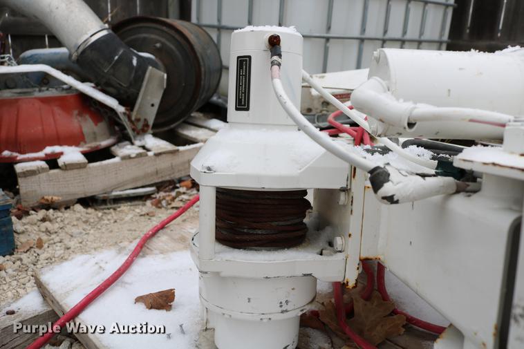 image for item EH9730 (2) Liftmore cranes