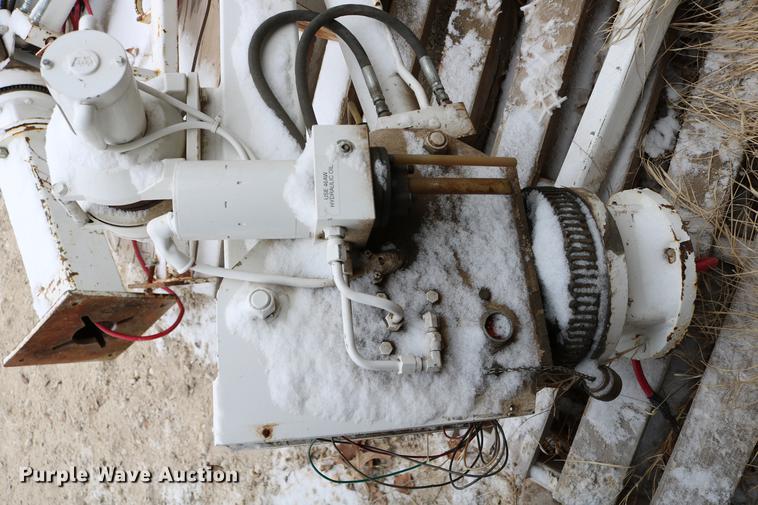 image for item EH9730 (2) Liftmore cranes