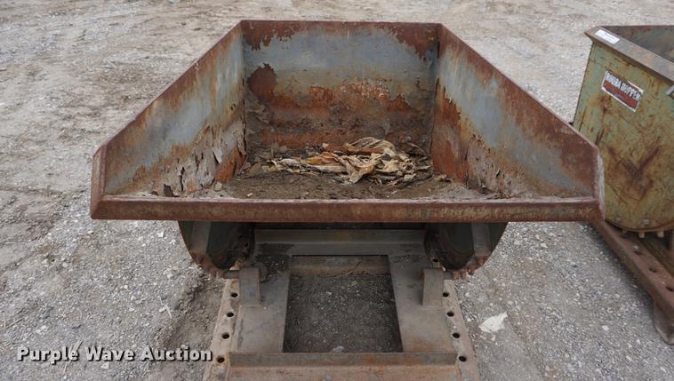 image for item EJ9250 (3) dump hoppers