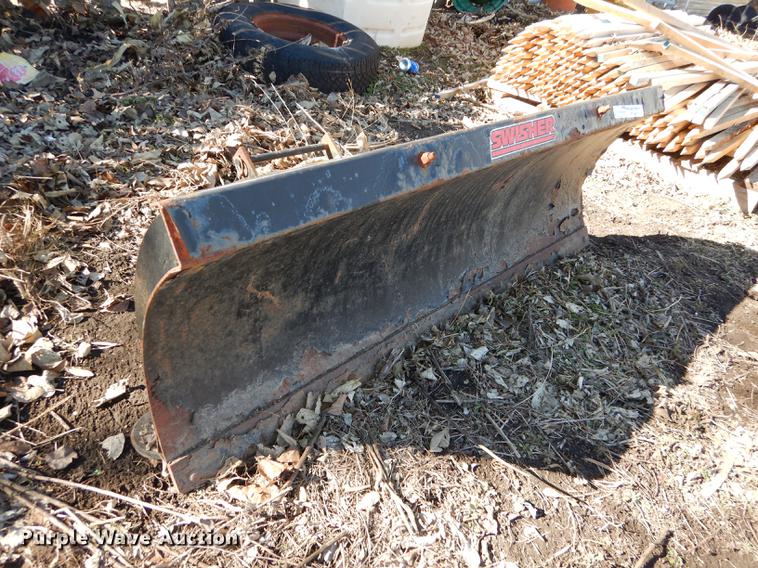 image for item EN9060 Lawn and garden equipment