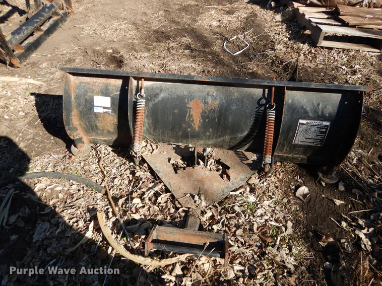 image for item EN9060 Lawn and garden equipment