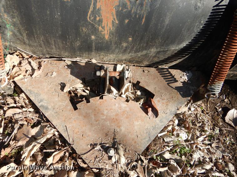 image for item EN9060 Lawn and garden equipment