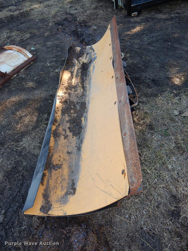 image for item EN9060 Lawn and garden equipment