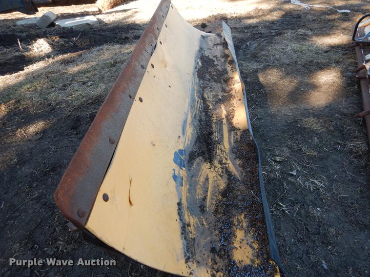 image for item EN9060 Lawn and garden equipment