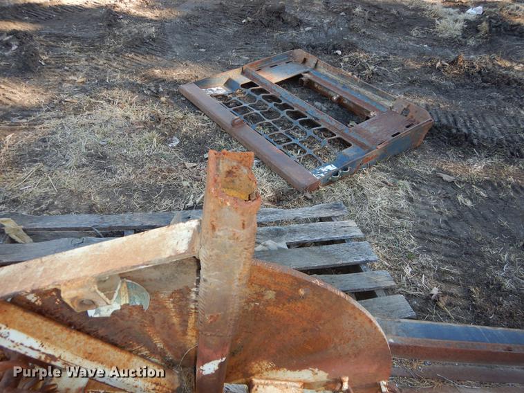 image for item EN9060 Lawn and garden equipment