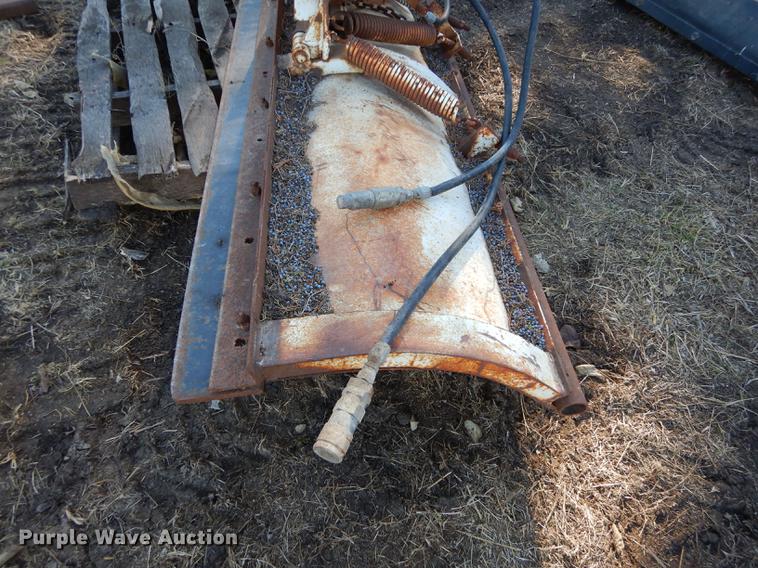 image for item EN9060 Lawn and garden equipment