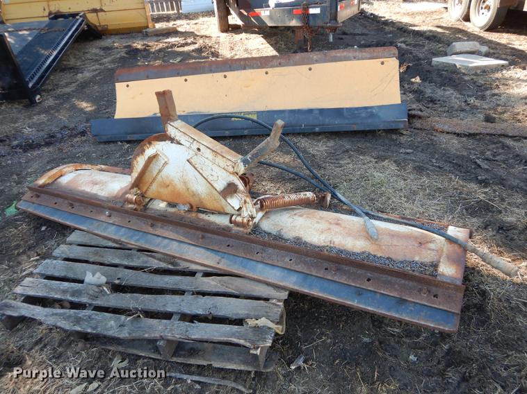 image for item EN9060 Lawn and garden equipment