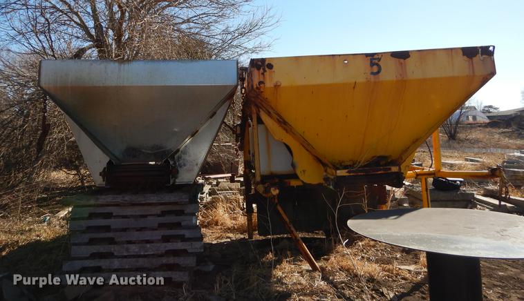 image for item EN9064 (2) V-box spreaders