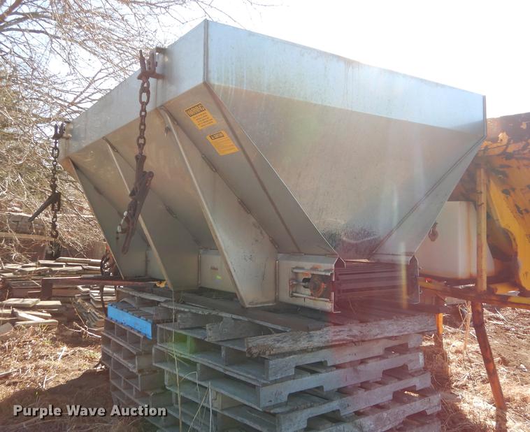 image for item EN9064 (2) V-box spreaders