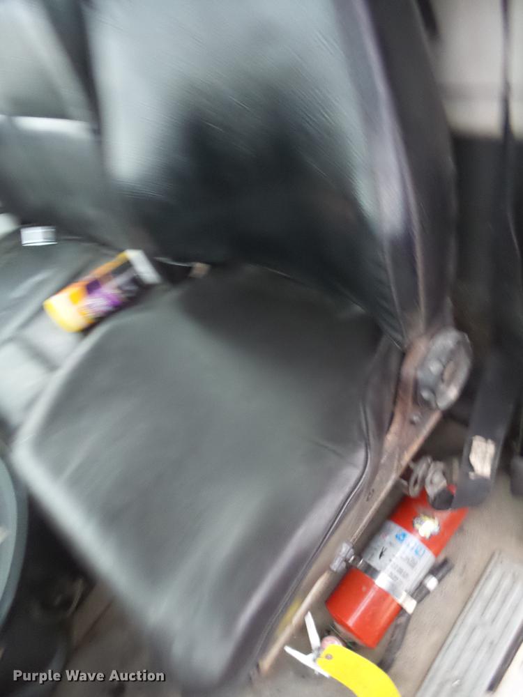 image for item K6279 1997 Ford LNT8000 truck cab and chassis