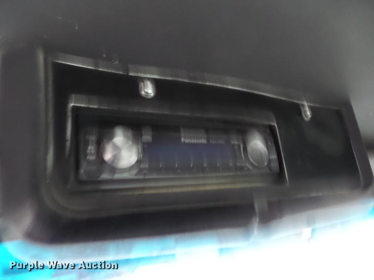 image for item K6279 1997 Ford LNT8000 truck cab and chassis