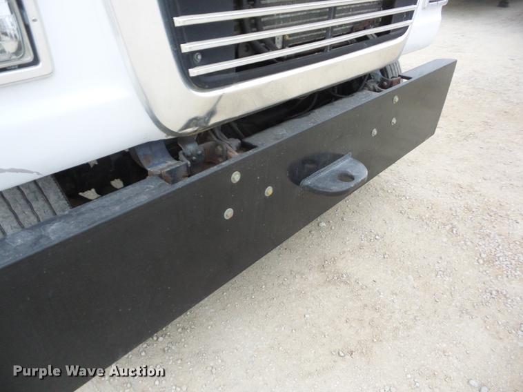 image for item K6279 1997 Ford LNT8000 truck cab and chassis