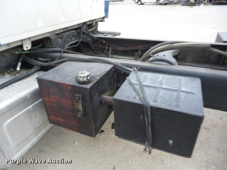 image for item K6279 1997 Ford LNT8000 truck cab and chassis