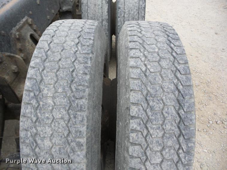 image for item K6279 1997 Ford LNT8000 truck cab and chassis