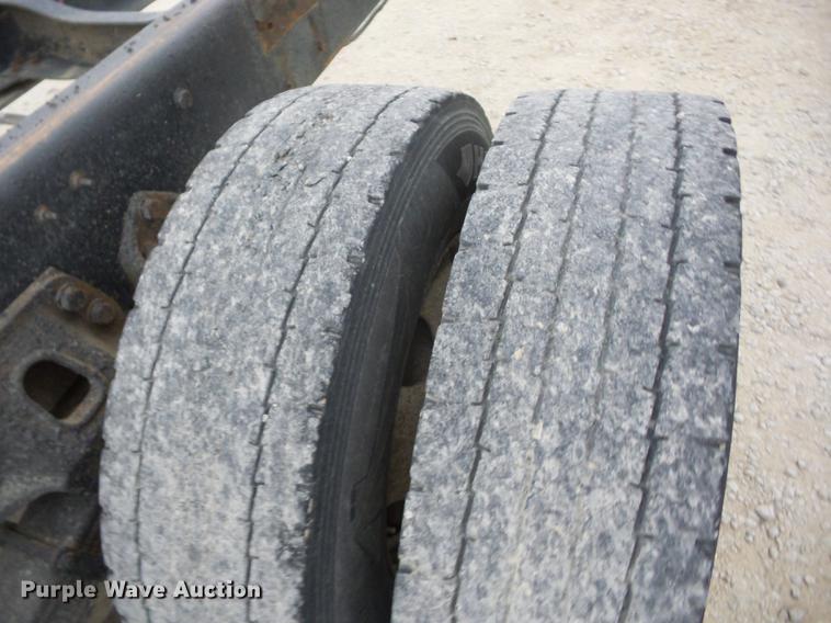 image for item K6279 1997 Ford LNT8000 truck cab and chassis