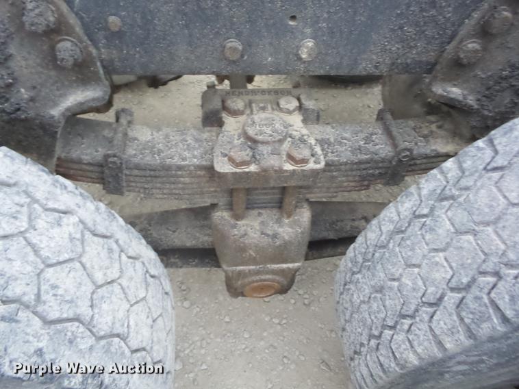 image for item K6279 1997 Ford LNT8000 truck cab and chassis