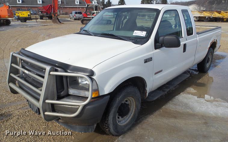 image for item L5651 2004 Ford F250 Super Duty SuperCab pickup truck