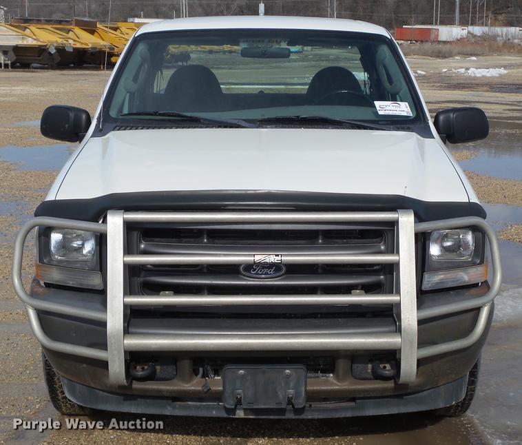 image for item L5651 2004 Ford F250 Super Duty SuperCab pickup truck
