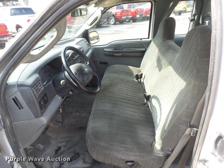 image for item L5651 2004 Ford F250 Super Duty SuperCab pickup truck