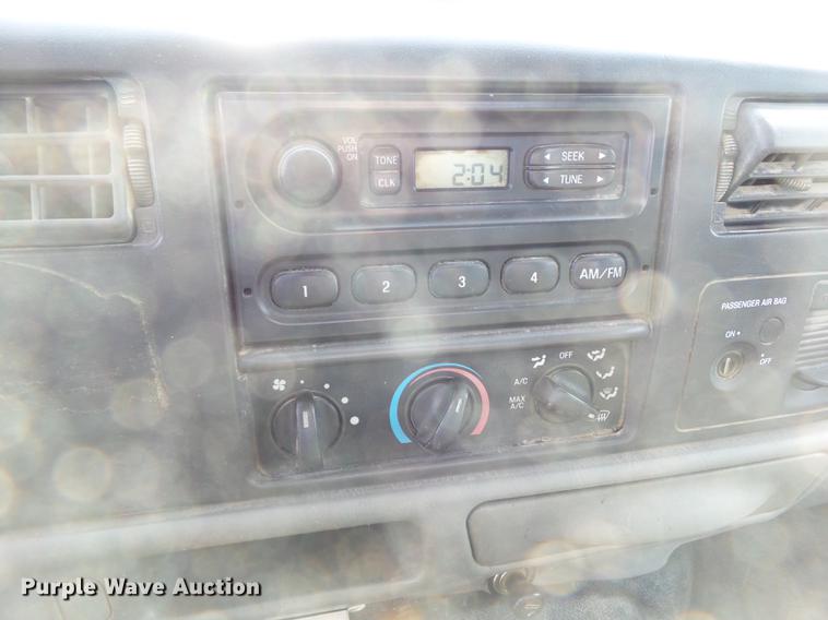 image for item L5651 2004 Ford F250 Super Duty SuperCab pickup truck