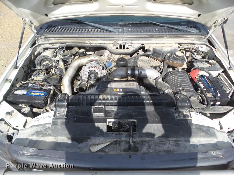 image for item L5651 2004 Ford F250 Super Duty SuperCab pickup truck