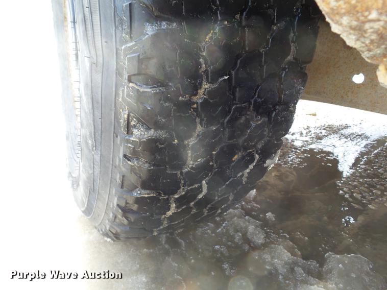 image for item L5651 2004 Ford F250 Super Duty SuperCab pickup truck