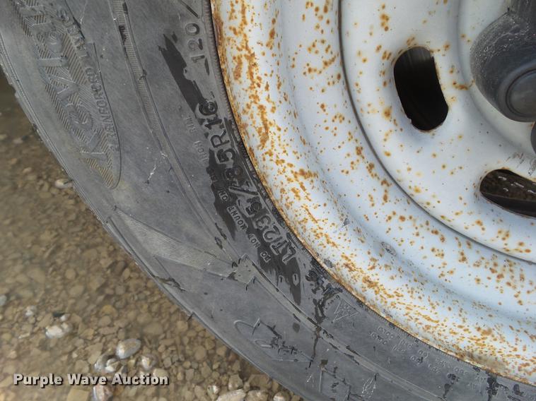 image for item L5651 2004 Ford F250 Super Duty SuperCab pickup truck