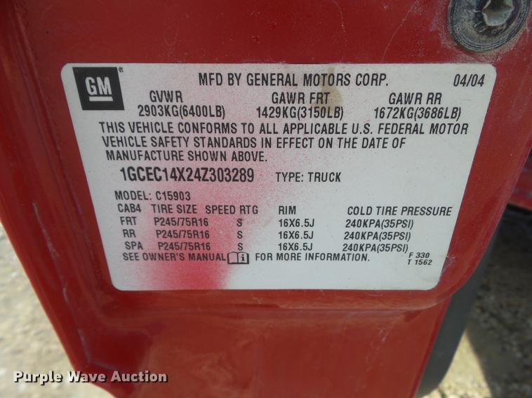 image for item L5652 2004 Chevrolet Silverado 1500 pickup truck