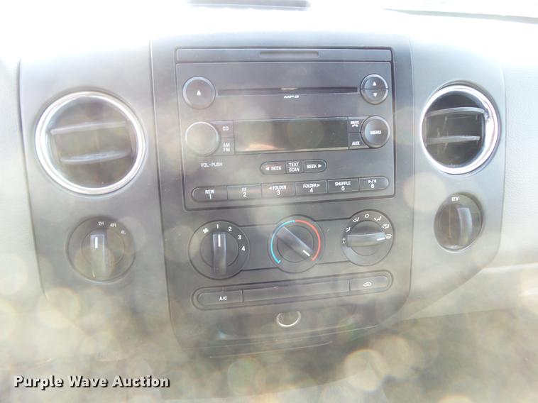 image for item L5653 2007 Ford F150 SuperCrew pickup truck