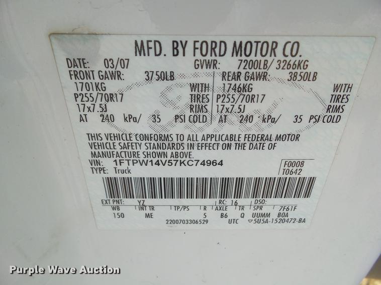 image for item L5653 2007 Ford F150 SuperCrew pickup truck