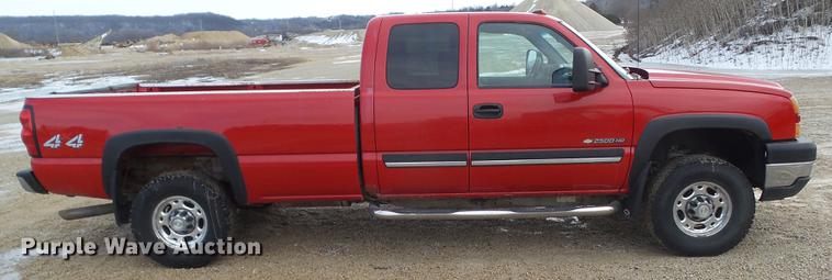 image for item L5656 2007 Chevrolet Silverado 2500HD Ext. Cab pickup truck
