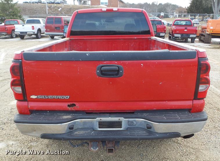 image for item L5656 2007 Chevrolet Silverado 2500HD Ext. Cab pickup truck