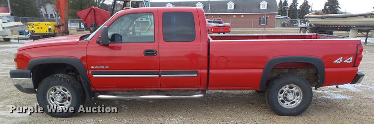 image for item L5656 2007 Chevrolet Silverado 2500HD Ext. Cab pickup truck