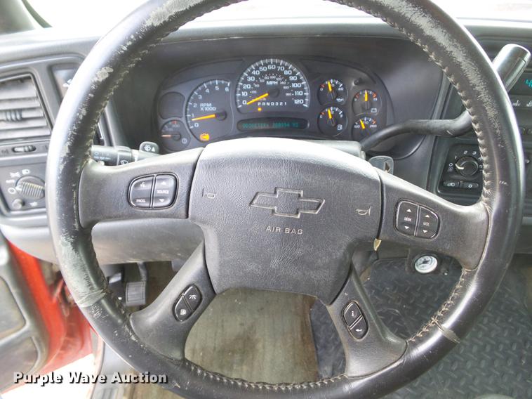 image for item L5656 2007 Chevrolet Silverado 2500HD Ext. Cab pickup truck