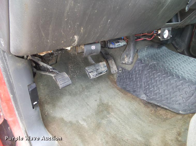 image for item L5656 2007 Chevrolet Silverado 2500HD Ext. Cab pickup truck