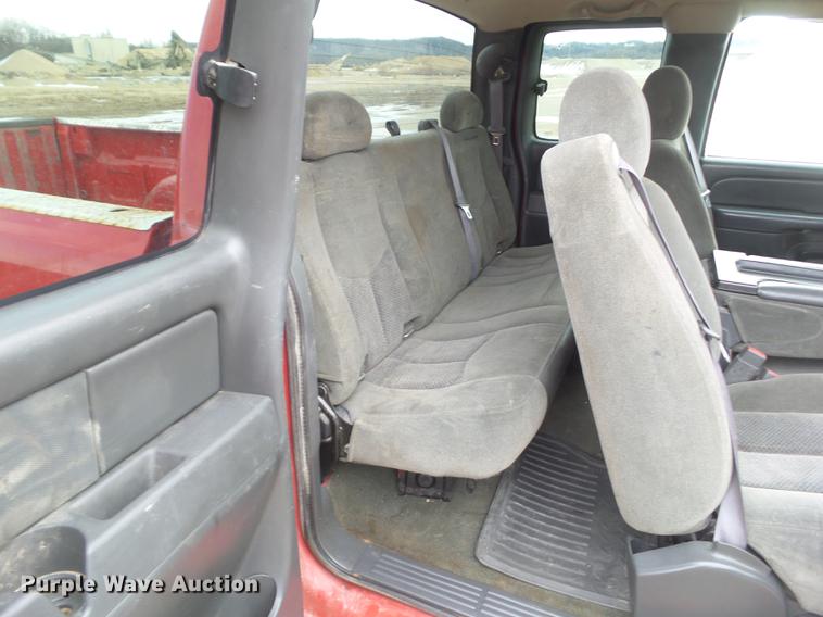 image for item L5656 2007 Chevrolet Silverado 2500HD Ext. Cab pickup truck