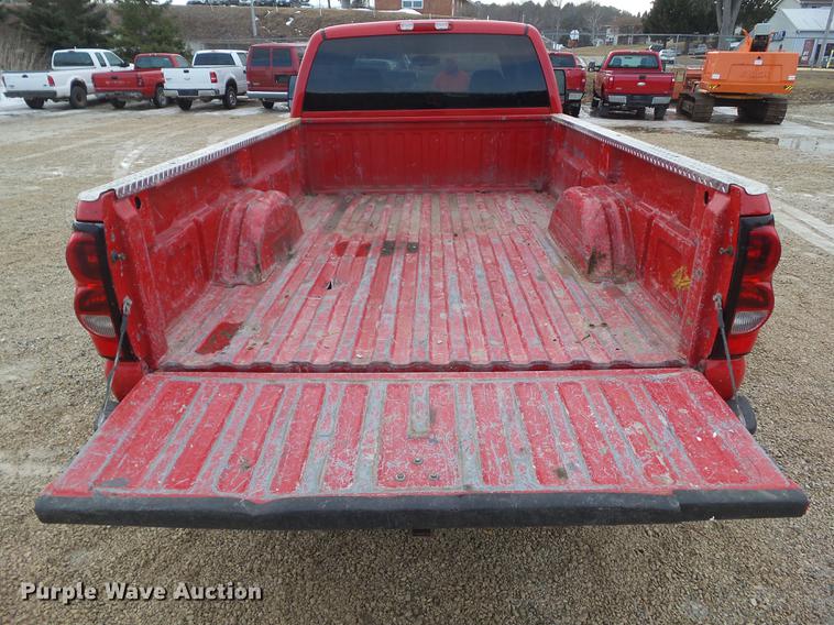 image for item L5656 2007 Chevrolet Silverado 2500HD Ext. Cab pickup truck
