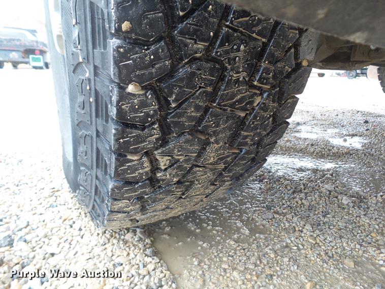 image for item L5656 2007 Chevrolet Silverado 2500HD Ext. Cab pickup truck