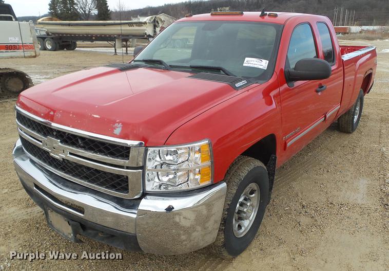 image for item L5657 2008 Chevrolet Silverado 2500HD Ext. Cab pickup truck