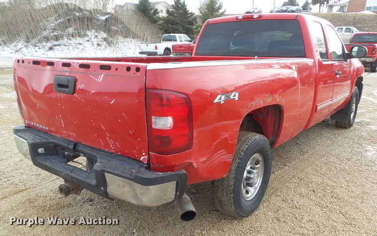 image for item L5657 2008 Chevrolet Silverado 2500HD Ext. Cab pickup truck