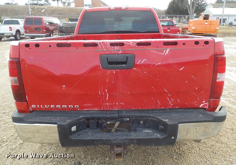 image for item L5657 2008 Chevrolet Silverado 2500HD Ext. Cab pickup truck