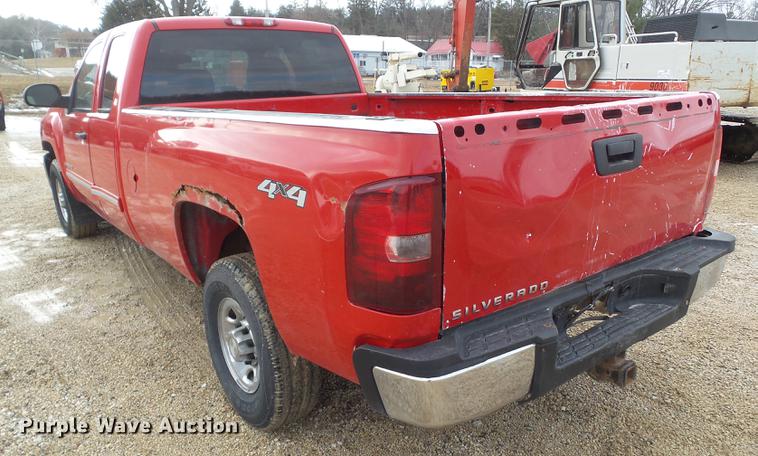 image for item L5657 2008 Chevrolet Silverado 2500HD Ext. Cab pickup truck