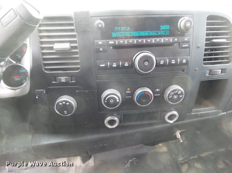 image for item L5657 2008 Chevrolet Silverado 2500HD Ext. Cab pickup truck